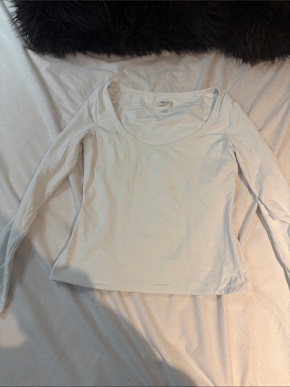 Aritzia Scoop Neck Long Sleeve Top in White